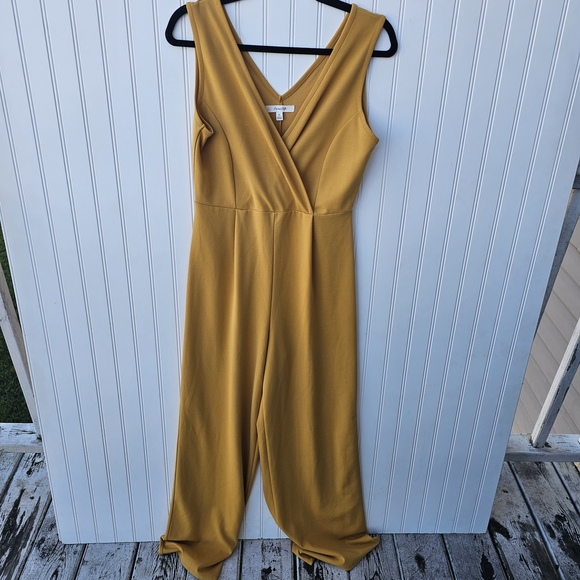 Active USA Elegant Mustard Yellow Jumpsuit Womens Medium - Picture 2 of 4